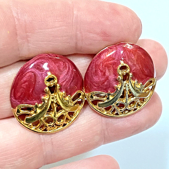 Vintage Clip On Earrings Classic 1980s Boss Lady Gold Filigree Pink Enamel Round - Picture 7 of 7